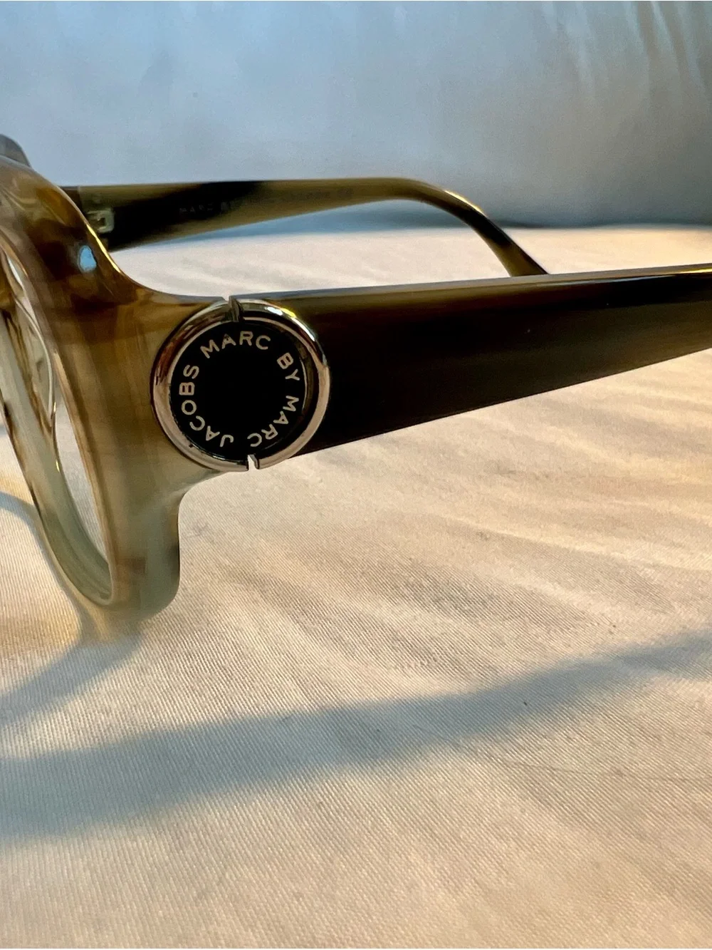 Marc Jacobs Olive-Toned Oversized Women's Glasses/sunglasses